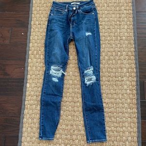 Levi’s High Rise Skinny distressed jeans, size 26